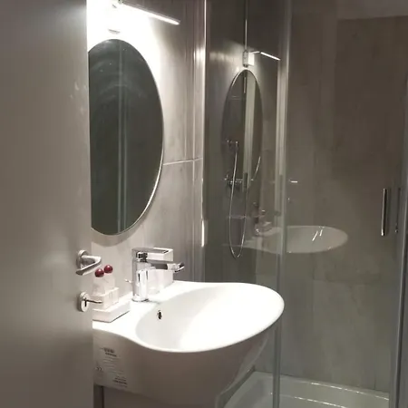 Piazza Cavour Bed & Breakfast LʼAquila